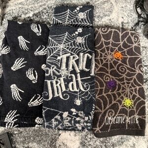 Halloween Kitchen Towels – Spooky “Trick or Treat” Set (4 Towels)